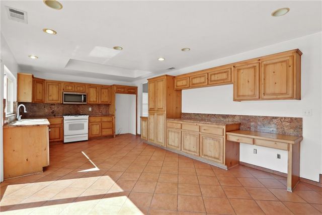 2117 W Ontario, Corona, CA 92882