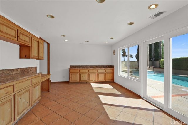 2117 W Ontario, Corona, CA 92882