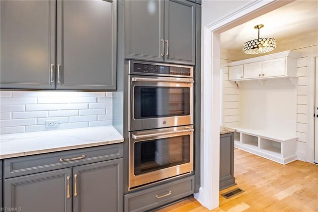 1964 Woodstock Road, Clemmons, NC 27012