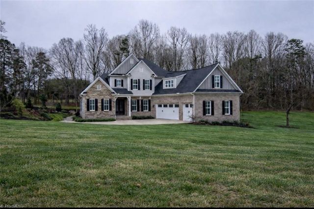 1964 Woodstock Road, Clemmons, NC 27012