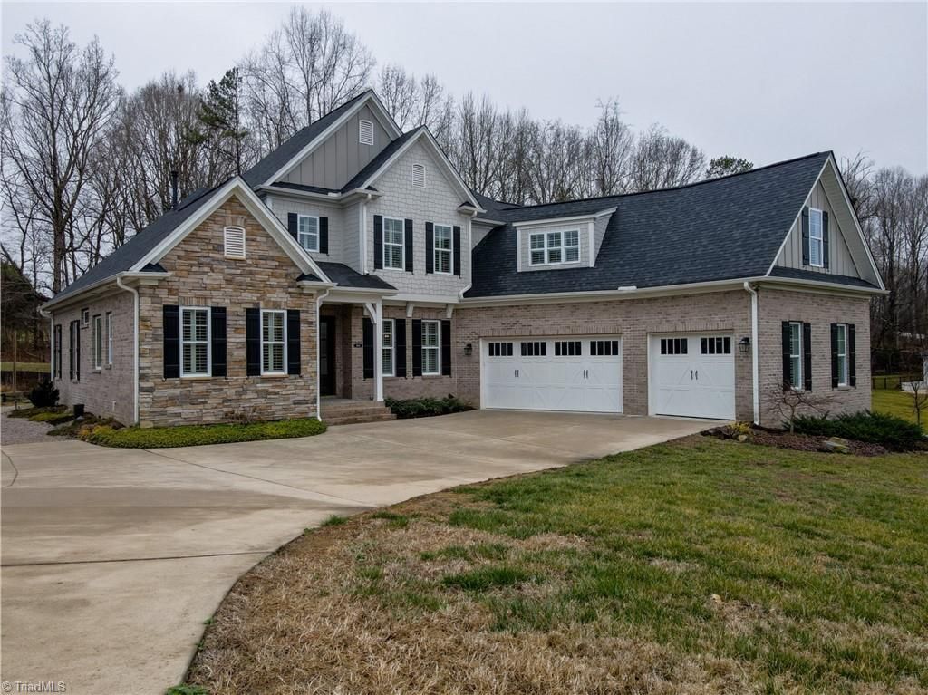 1964 Woodstock Road, Clemmons, NC 27012