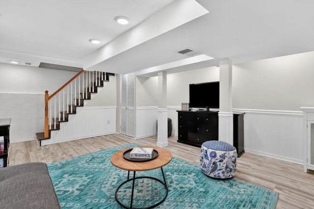 125 Field Rd, Longmeadow, MA 01106