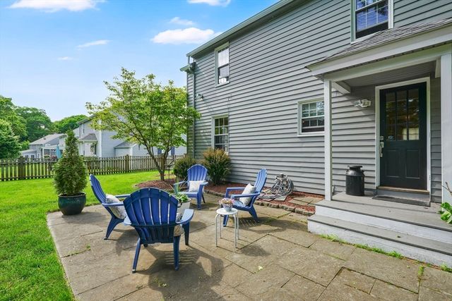 125 Field Rd, Longmeadow, MA 01106