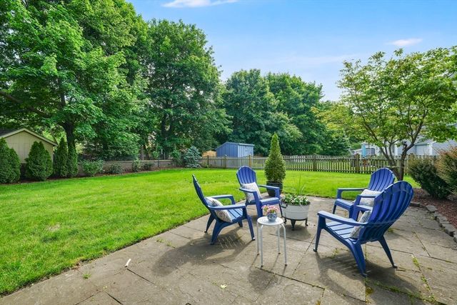 125 Field Rd, Longmeadow, MA 01106