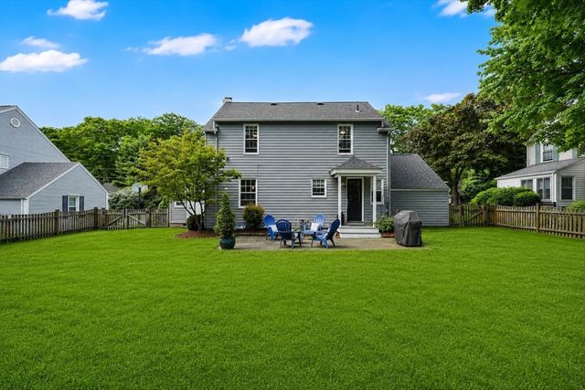 125 Field Rd, Longmeadow, MA 01106