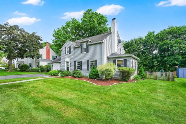 125 Field Rd, Longmeadow, MA 01106