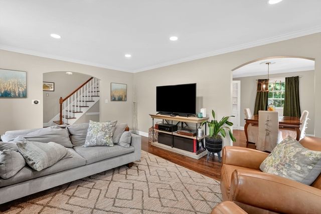 125 Field Rd, Longmeadow, MA 01106