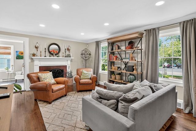 125 Field Rd, Longmeadow, MA 01106