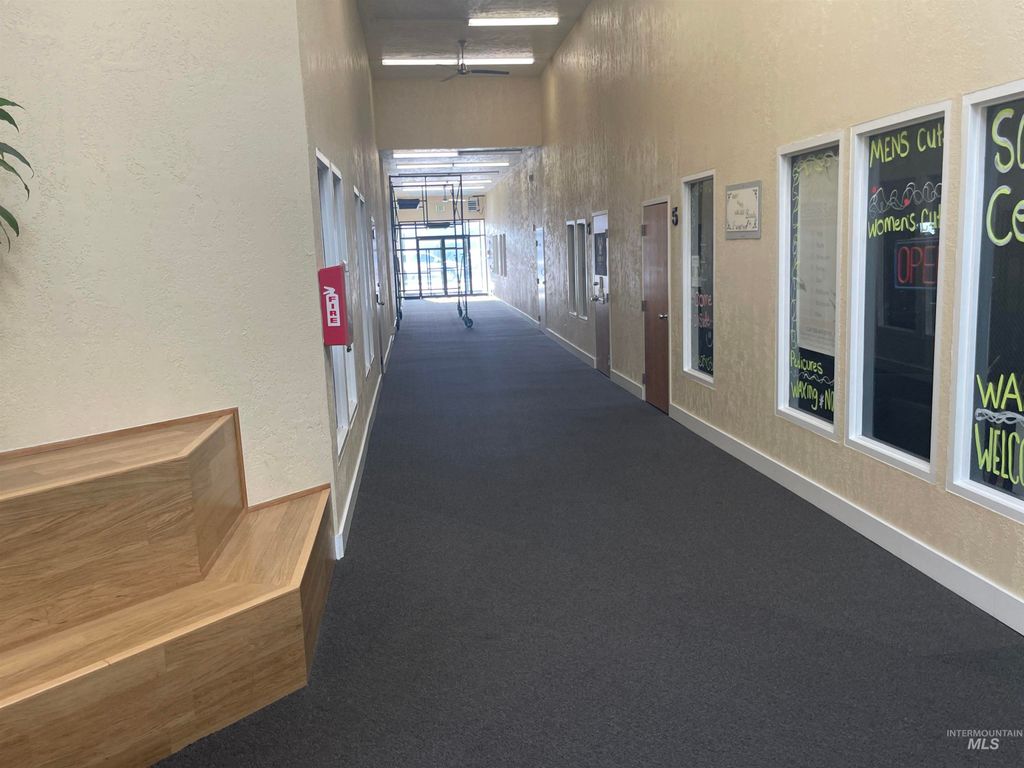 49 NW 1st St, Ontario, OR 97914 photo 8