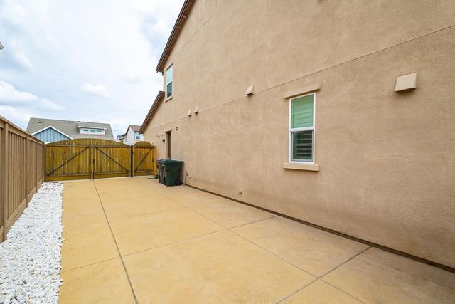1009 Fence Post Way, Roseville, CA 95747