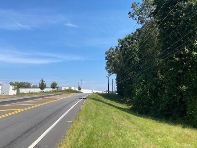 3995 Falcon Parkway, Flowery Branch, GA 30542