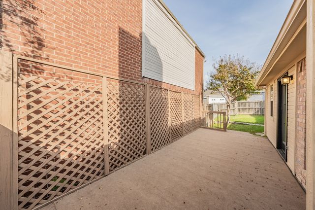 569 Continental Drive, Lewisville, TX 75067