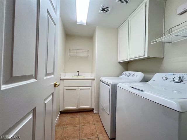 828 Cambridge Cross Place, Las Vegas, NV 89144