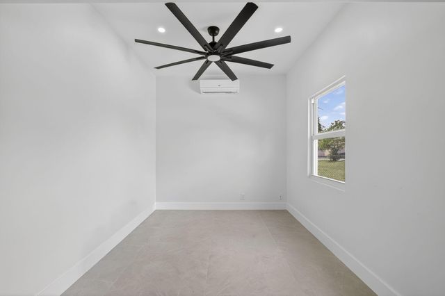 621 NW 3rd Avenue, Pompano Beach, FL 33060