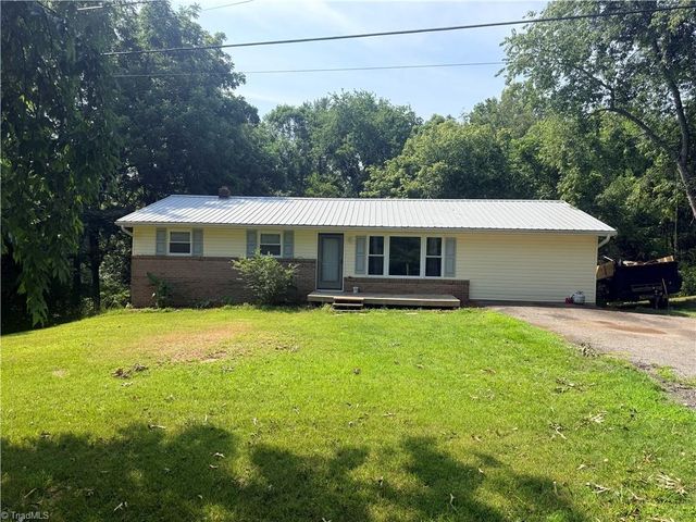386 Otis Brown Drive, North Wilkesboro, NC 28659