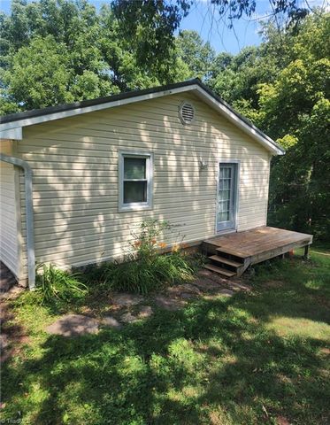 386 Otis Brown Drive, North Wilkesboro, NC 28659