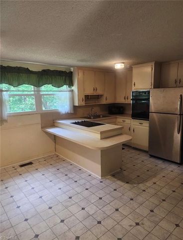 386 Otis Brown Drive, North Wilkesboro, NC 28659