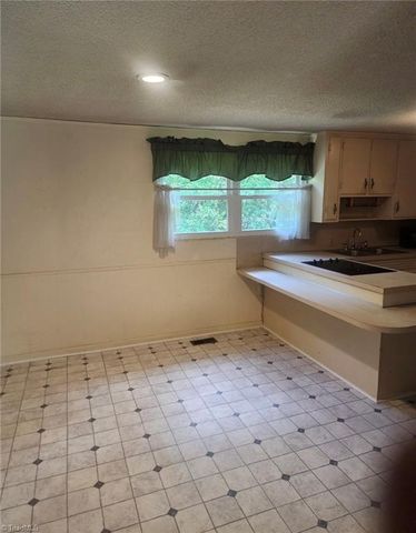 386 Otis Brown Drive, North Wilkesboro, NC 28659