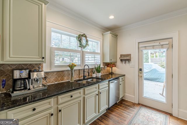 1751 Temple Avenue, College Park, GA 30337