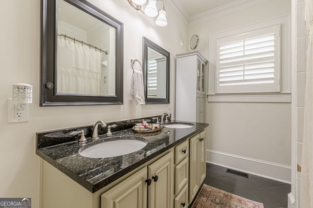 1751 Temple Avenue, College Park, GA 30337
