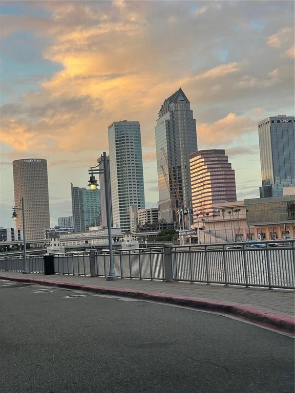 Image 14 of property listing at 2312 E 9TH AVENUE, Tampa, FL 33605