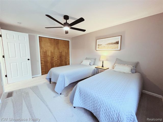 2034 E Nalone, Wixom, MI 48393