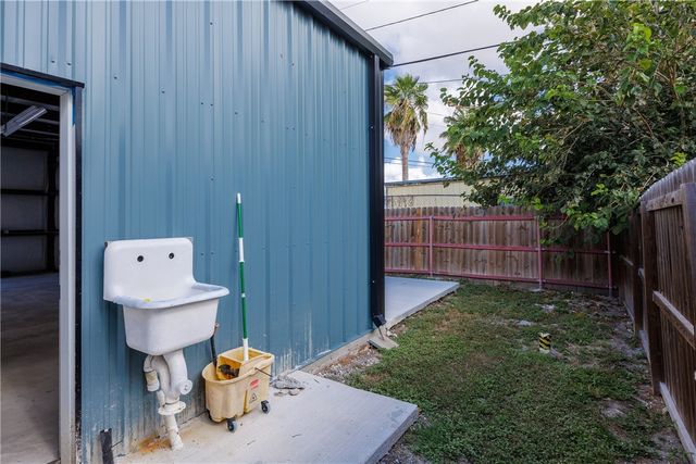 4058 Lou St, Corpus Christi, TX 78405