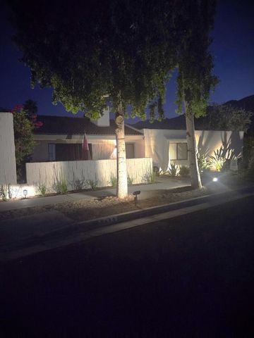 2113 Sunshine Way, Palm Springs, CA 92264