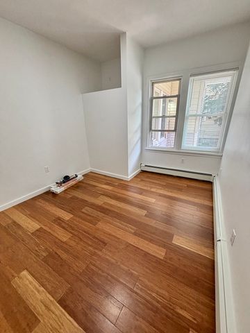 39 Shawmut St 1, Chelsea, MA 02150