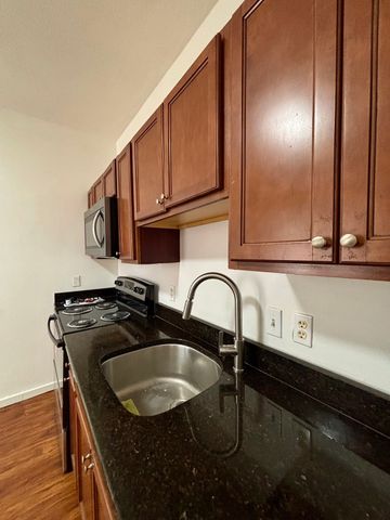 39 Shawmut St 1, Chelsea, MA 02150