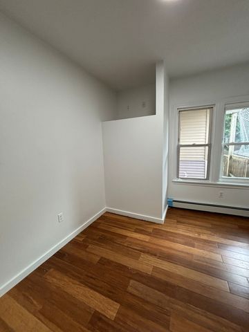 39 Shawmut St 1, Chelsea, MA 02150