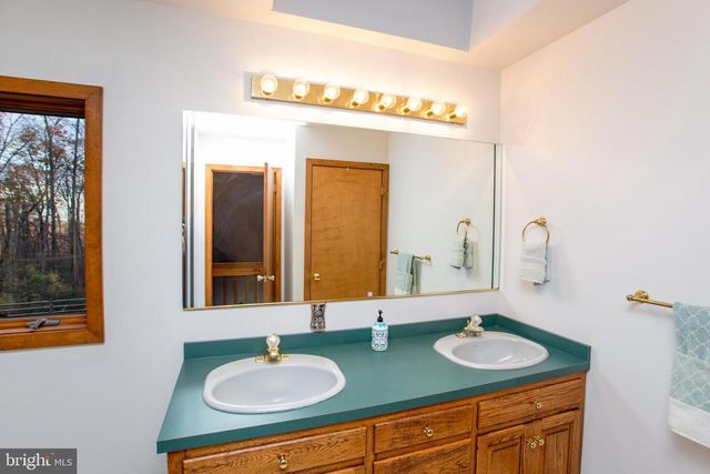 786 RIDGE RD, Telford, PA 18969