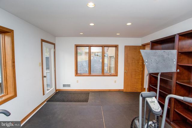 786 RIDGE RD, Telford, PA 18969