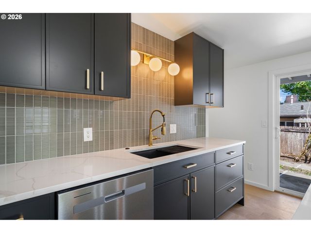 1865 Sw WELLINGTON Ave, Portland, OR 97225