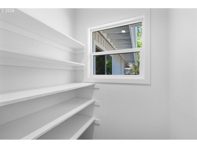 1865 Sw WELLINGTON Ave, Portland, OR 97225