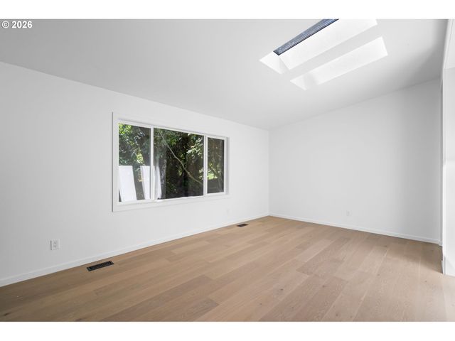 1865 Sw WELLINGTON Ave, Portland, OR 97225