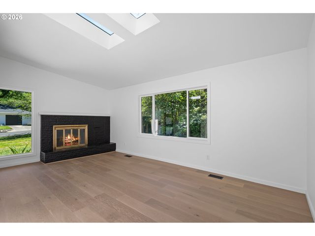 1865 Sw WELLINGTON Ave, Portland, OR 97225
