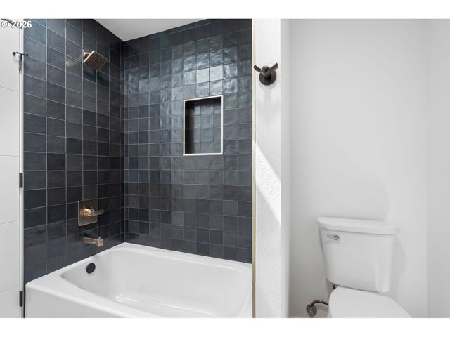 1865 Sw WELLINGTON Ave, Portland, OR 97225