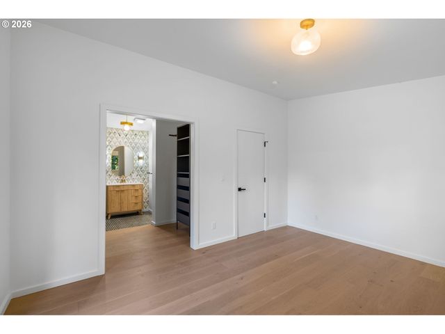 1865 Sw WELLINGTON Ave, Portland, OR 97225