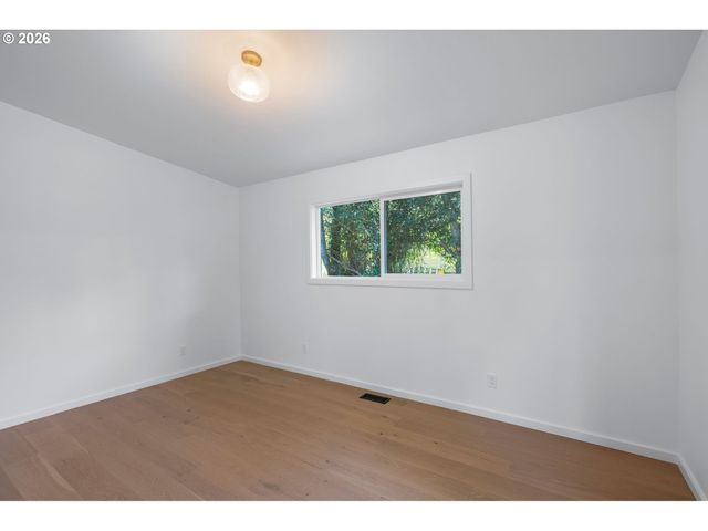 1865 Sw WELLINGTON Ave, Portland, OR 97225