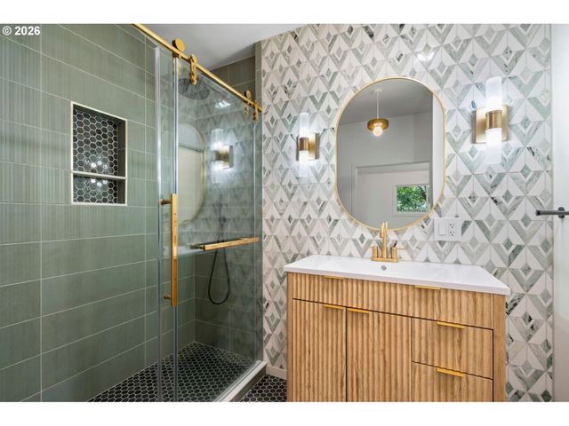 1865 Sw WELLINGTON Ave, Portland, OR 97225