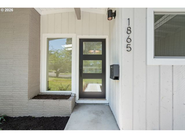 1865 Sw WELLINGTON Ave, Portland, OR 97225