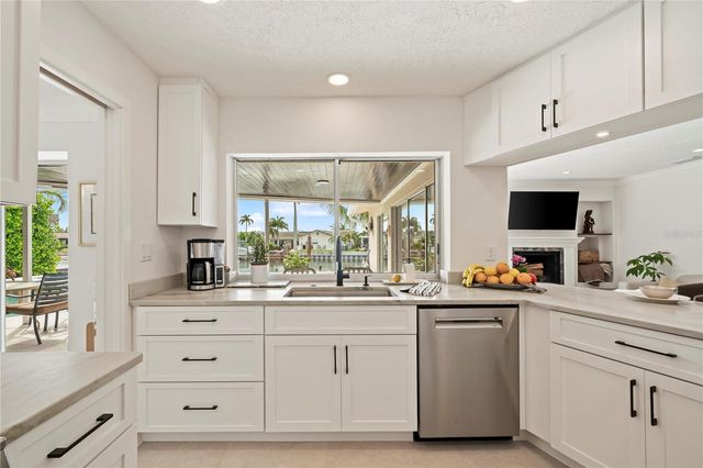1924 MICHIGAN AVENUE NE, St Petersburg, FL 33703