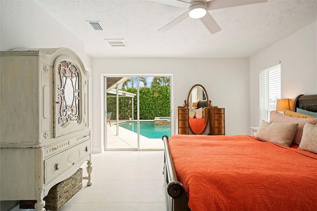 1924 MICHIGAN AVENUE NE, St Petersburg, FL 33703