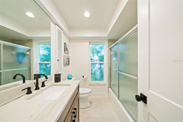 1924 MICHIGAN AVENUE NE, St Petersburg, FL 33703