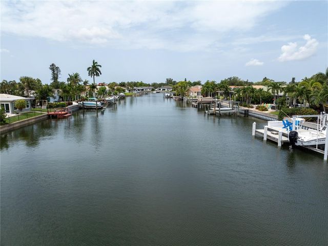 1924 MICHIGAN AVENUE NE, St Petersburg, FL 33703