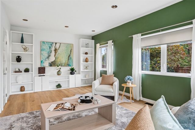 10030 37th Avenue SW, Seattle, WA 98146