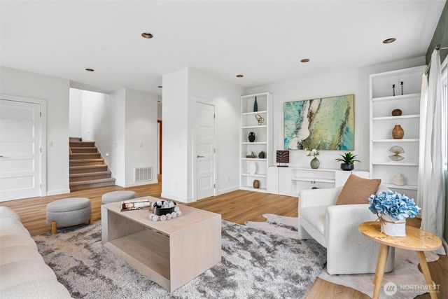 10030 37th Avenue SW, Seattle, WA 98146