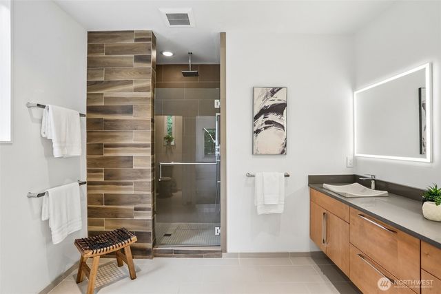 10030 37th Avenue SW, Seattle, WA 98146