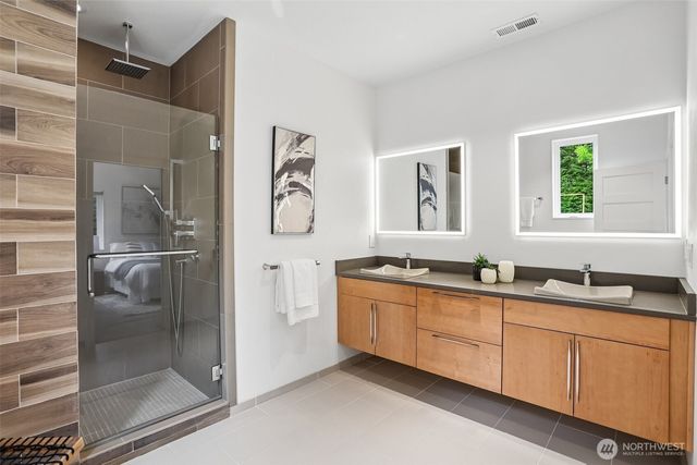 10030 37th Avenue SW, Seattle, WA 98146